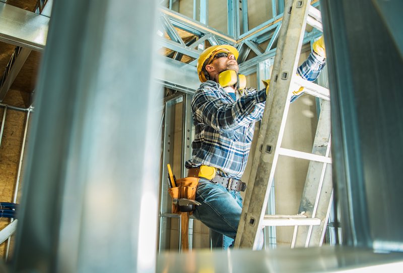 8 Best Practices for the Safe Use of Step Ladders and Ladders