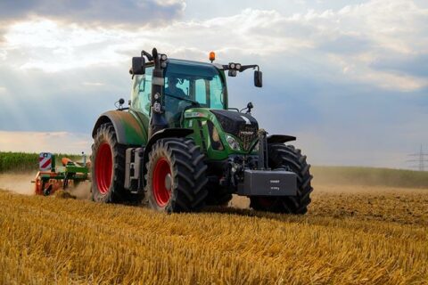 Equipment Depreciation Life (EXPLAINED & How To Calculate)