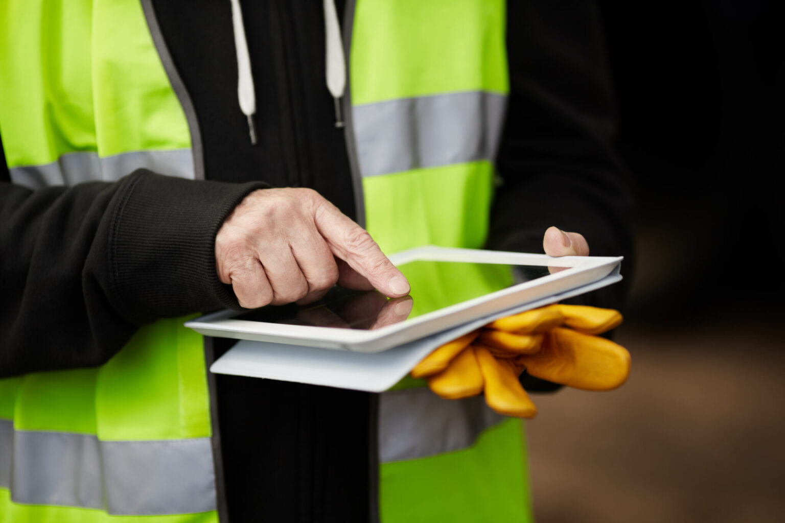 Construction Asset Tracking: Best Practices & More