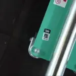 Código QR y tarjeta RFID integrados en el equipo deportivo, gestionados con Timly.