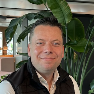 Thomas-Web-Profile-2025