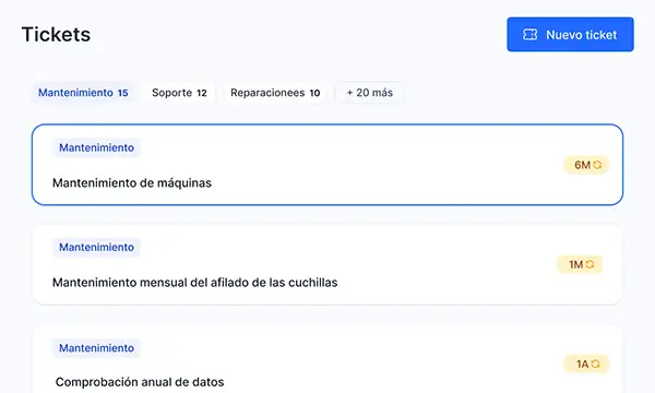 Interfaz de software GMAO de Timly con gestión de tickets de mantenimiento programado